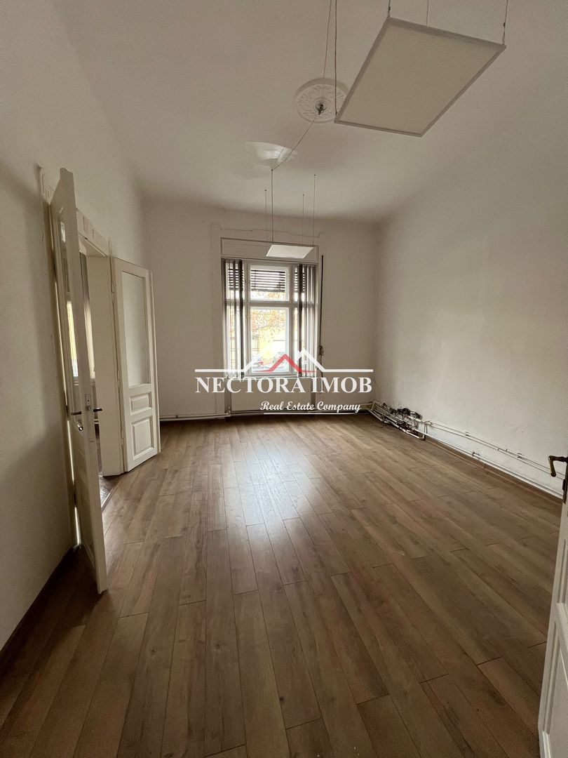 NECTORA IMOB-Apartament 3 cam. la casa, Ultracentral,121mp+128mp teren - Poză 2
