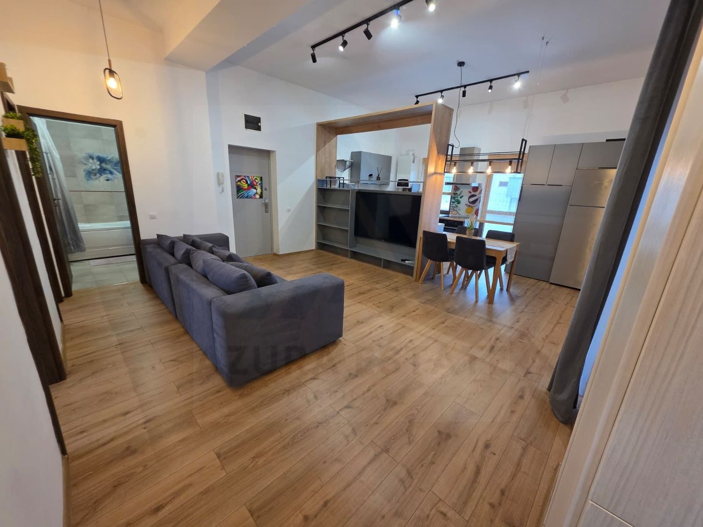 Penthouse spatios 80 mp utili 2 balcoane si terasa parcare Selimbar - Poză 4