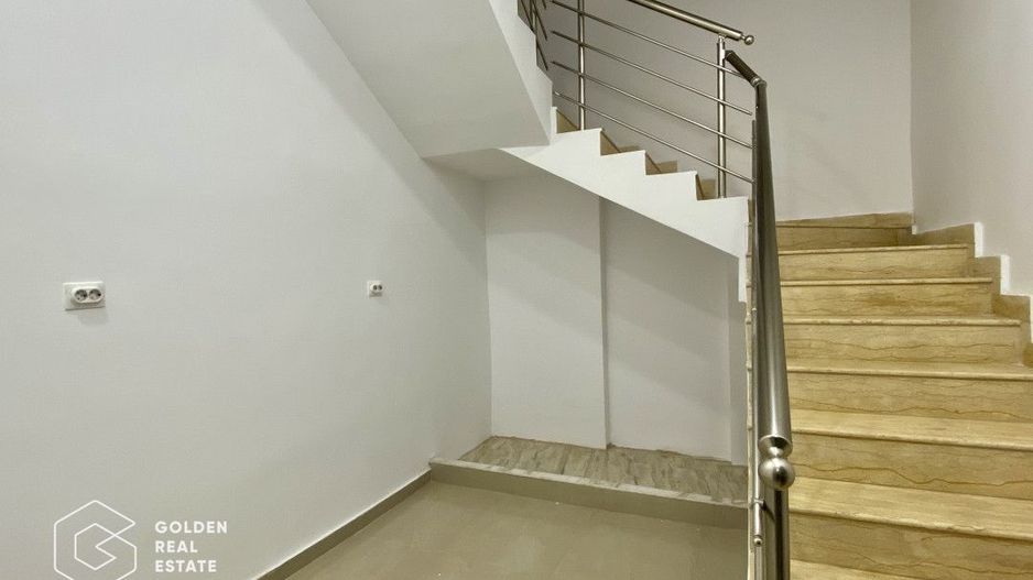 Casă cu curte, zona Centrală, str. Traian, amenajată - Poză 6