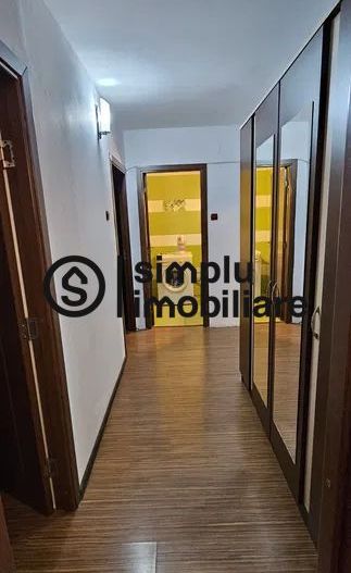 3 decomandate, etaj 3/4, centrala, 1 Mai - 400 Euro - Poză 5