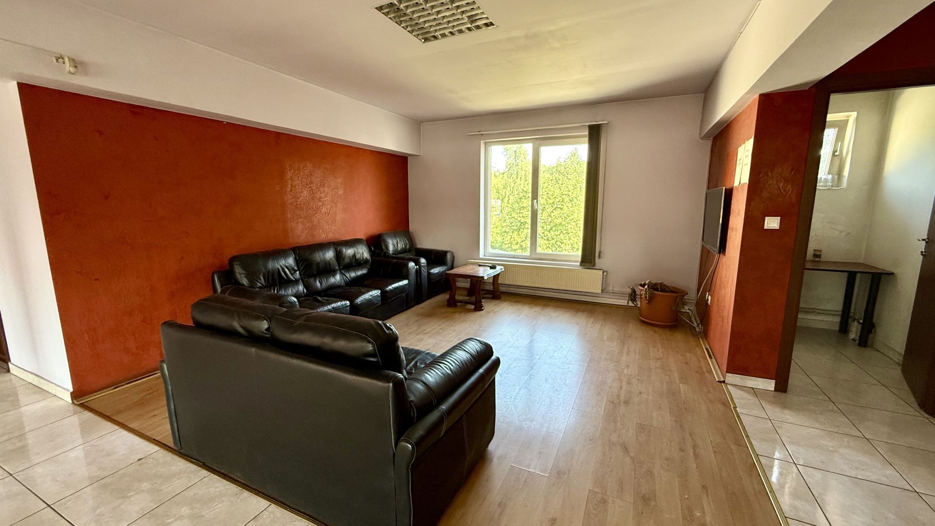 SPATIU CU MULTIPLE DESTINATII - Poză 2