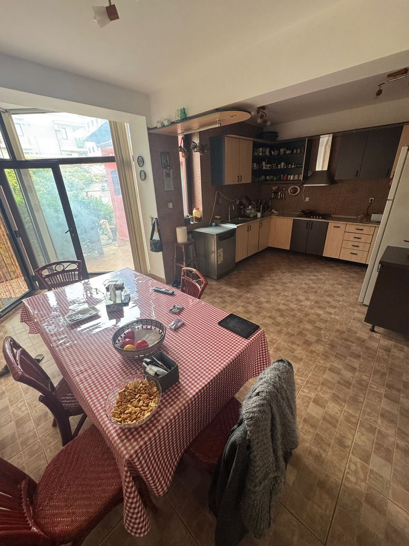 Casa de închiriat 7 camere Sector 4, ideal pentru clinica, gradinita - Poză 34