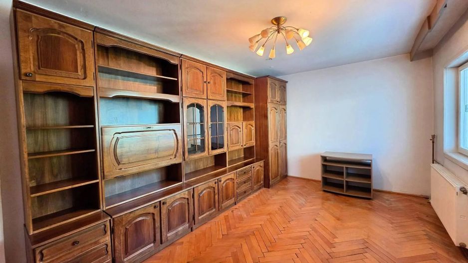 Vand apartament cu 2 camere decomandat in Calea Lipovei - Poză 1