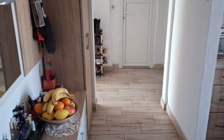 BRASADAS vinde ap 2 cam etaj 4/4 in Carpati 2. - Poză 3