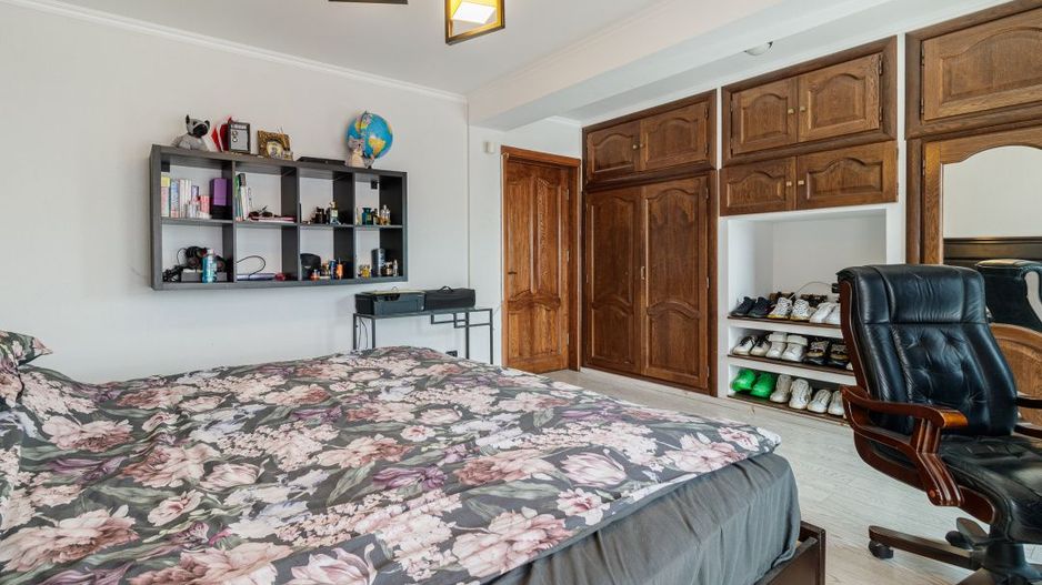 Vila impresionata 550mp util, 300mp teren - Poză 21