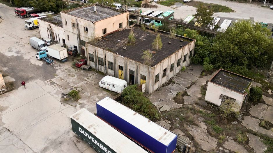 Oportunitate! Teren 6820mp cu clădiri industriale pe strada Poetului, Arad - Poză 8