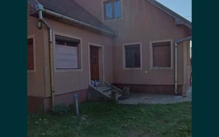 Casa de vanzare cu teren generos - Poză 2