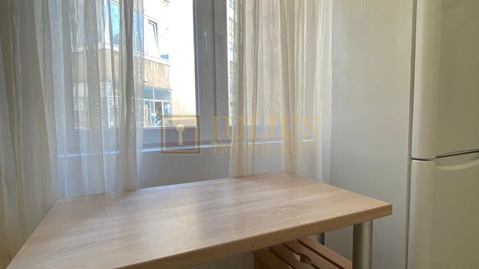 2 dormitoare, centrala proprie, bucatarie inchisa. Piața Libertatii. - Poză 19