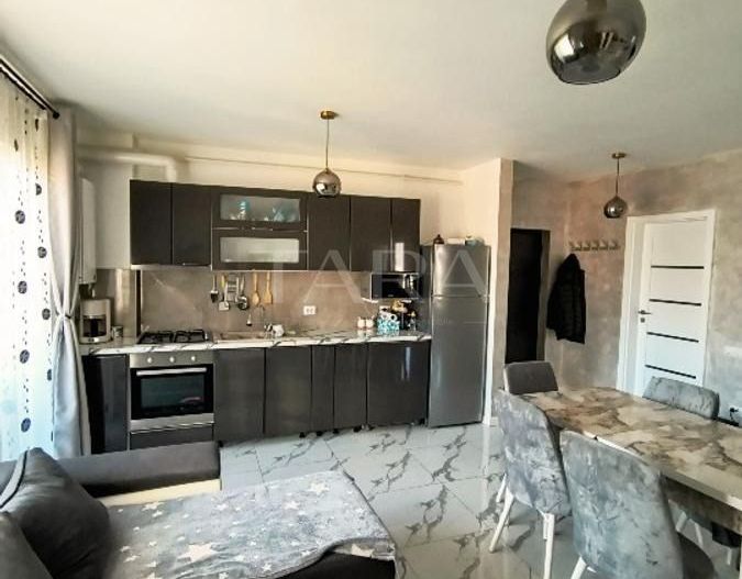 Apartament modern cu 3 camere, 65 mp + balcon 12 mp. - Poză 2