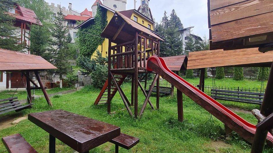 Casa ta de vacanta, imbratisata de natura,3 terase, parcare, Poiana Brasov - Poză 31