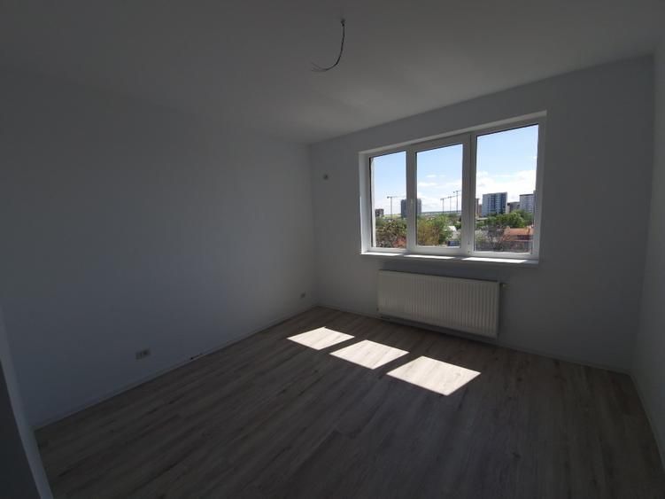 Vând apartament cu 2 camere, decomandat nou  + loc de parcare, situat in complex - Poză 7