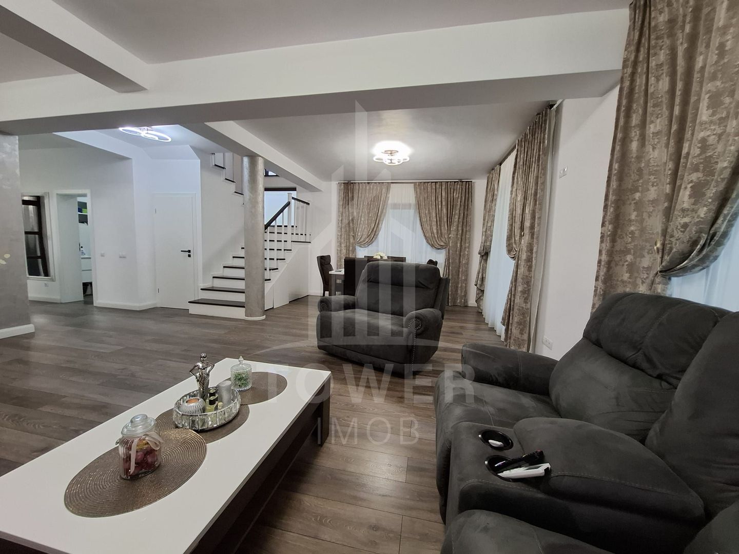 Casă de lux de vânzare – Cartierul Tineretului - Poză 1