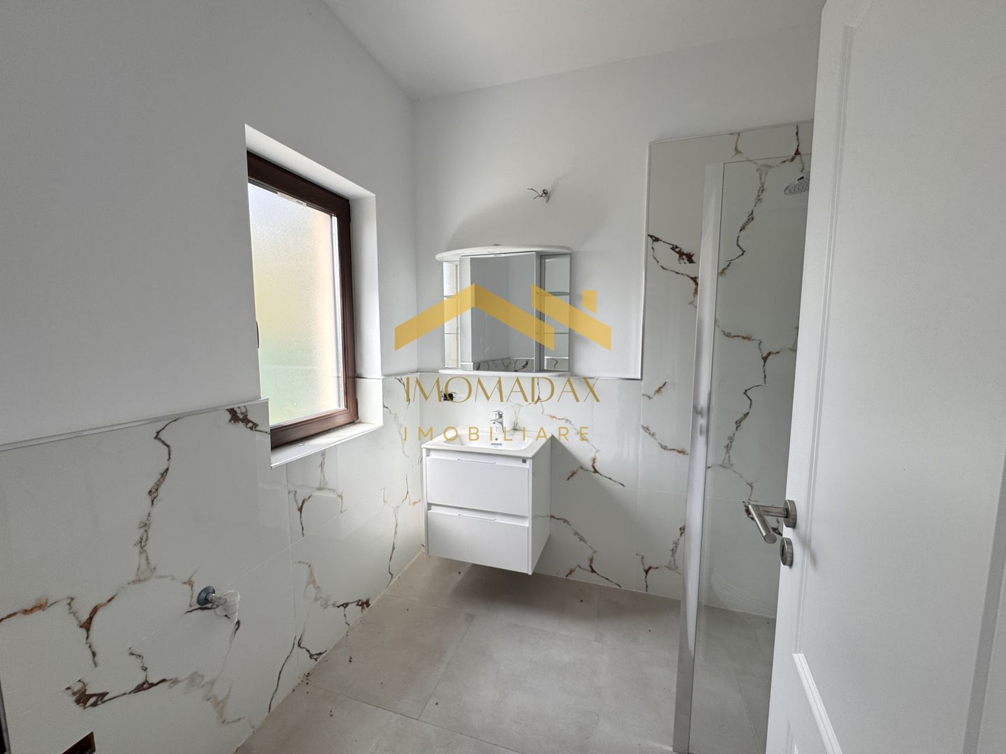 Utvin-4 camere-Predare la Cheie - Poză 6