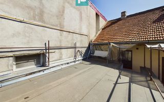 Casă la curte comună, zonă ultracentrală - Poză 19