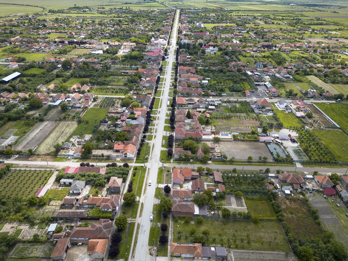 Teren intravilan in comuna Cermei - Poză 10