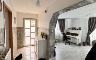 Vilă spațioasă cu 6 camere – Cartierul Viena, Oradea - Poză 11