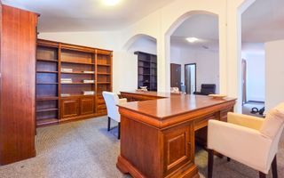 Oportunitate Investițională: Vilă cu Destinație Comercială - Poză 11