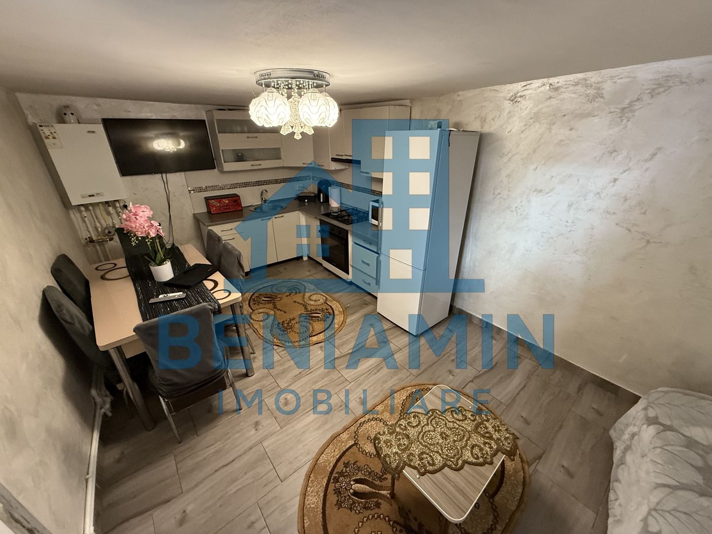 Casa-Craiovita Noua-Toporasi-Locuibila-Toate utilitatile-Libera - Poză 1