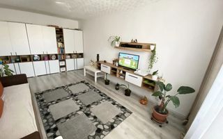 Apartament 3 camere Decomandate-Florilor-Etaj 3-Suprafata 74mp-Liber - Poză 2
