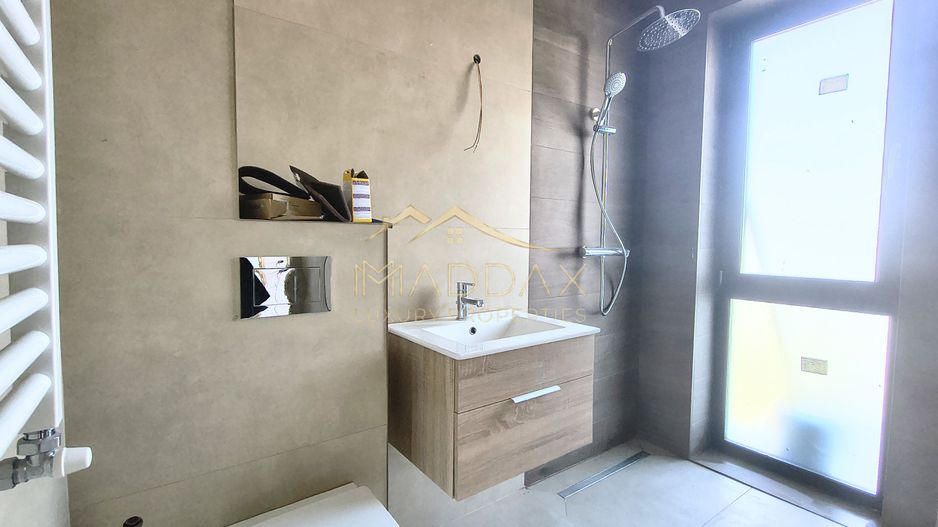 Vila moderna 6 camere // 190mp // teren 300mp // Tunari - Poză 18