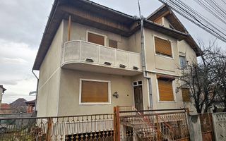 Casa cu 7 camere, 700 mp teren, deschidere la 2 strazi, zona Centru - Poză 1