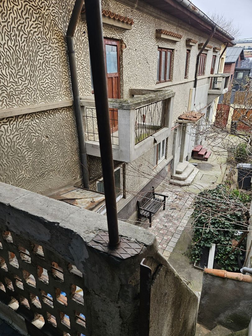 Vila S+P+E+M langa hotel Marriott - Poză 2