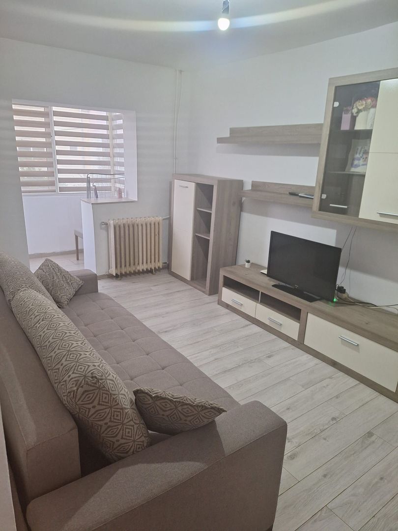 Buziasului | 1 Camera | Etaj 1 | Renovata-Mobilata si Utilata - Poză 1