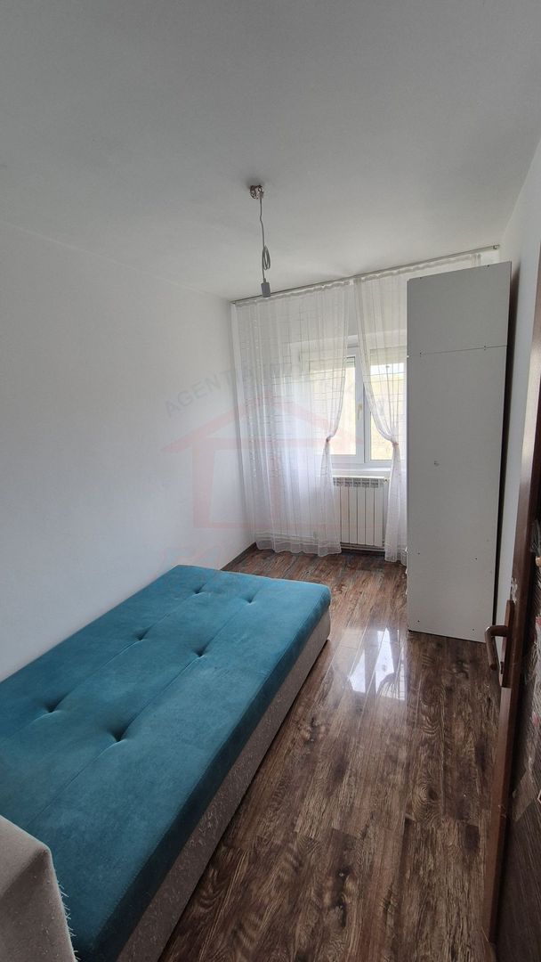 Vanzare apartament 3 camere micro 16 , 60mp, pret 78.000E (negociabil) - Poză 4