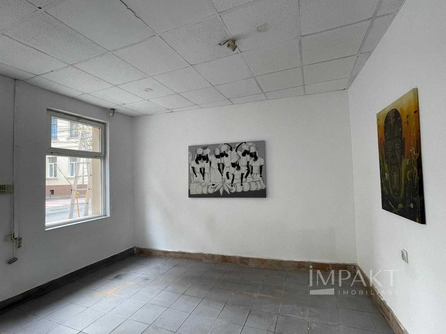 De închiriat spatiu comercial , zona centrala 80 m2 - Poză 3