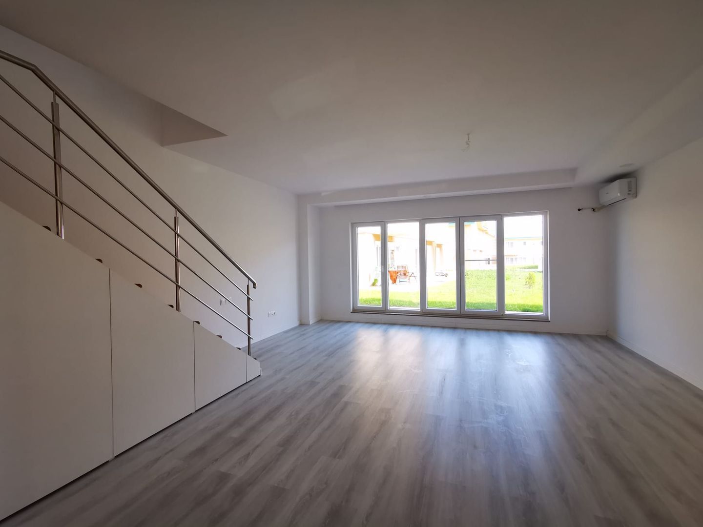 Vila 3 camere Cosmopolis - Poză 5