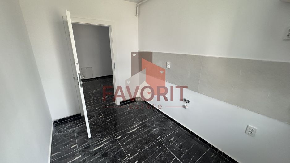 Decomandat.  Spatiu depozitare . Loc de parcare inclus - Poză 2