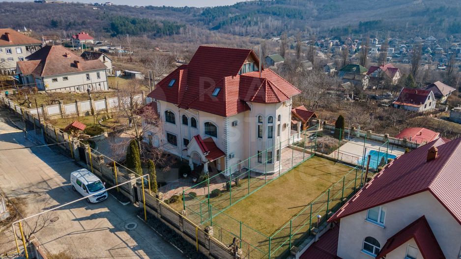 Vânzare casă de lux, 700 mp + 22 ari, situată în Tohatin - Poză 72