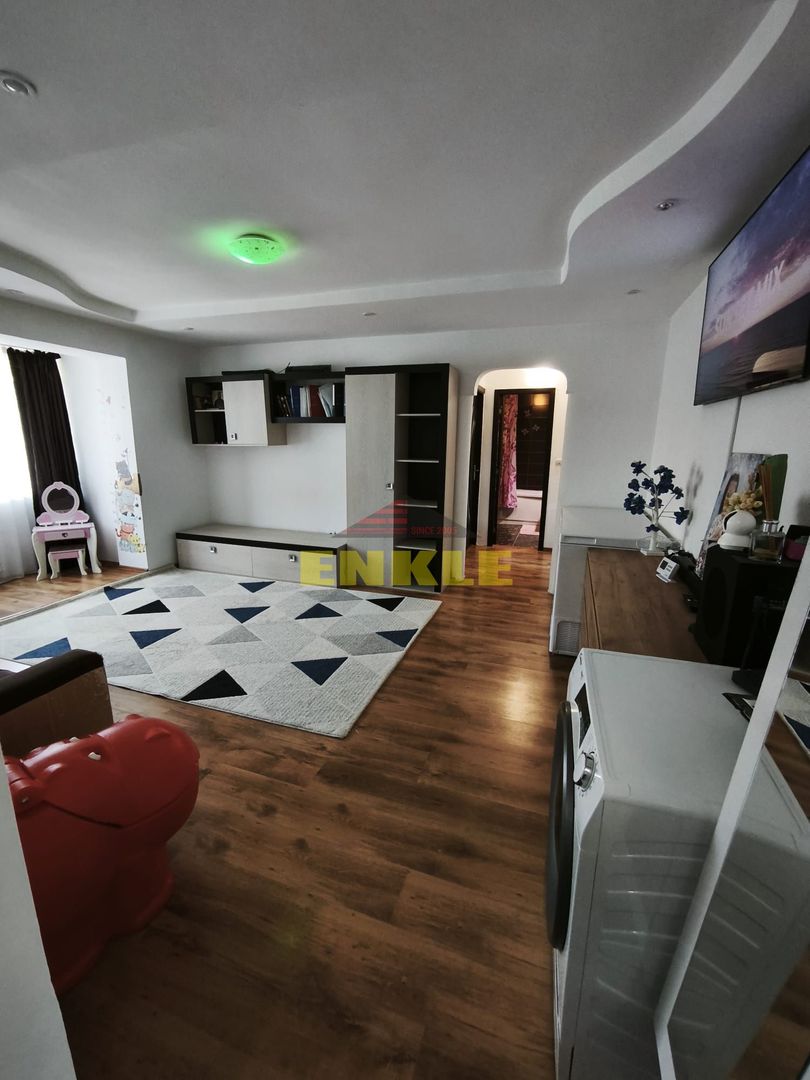 De vanzare apartament cu doua camere , zona Curcubeului. - Poză 2