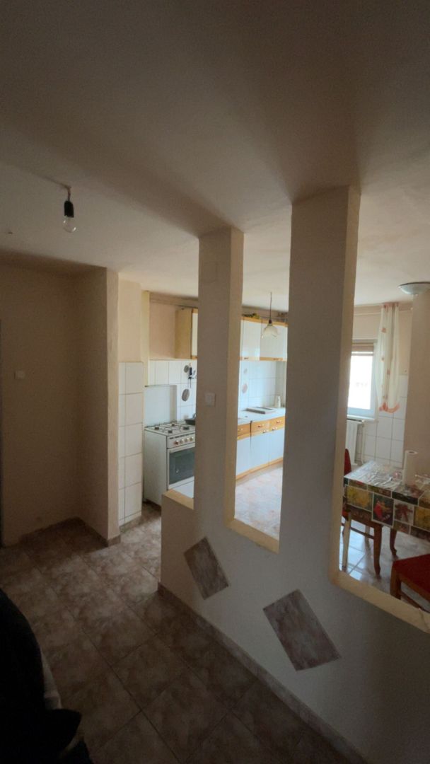 Apartament cu 3 camere de vanzare in Blaj - Poză 2