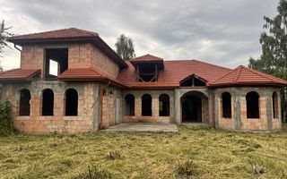 Conac de vânzare, pe Valea Avrigului - Poză 1