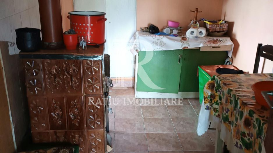 Casă din cărămidă | Teren 800 mp | Anexe tradiționale | Magura-Toplita - Poză 9