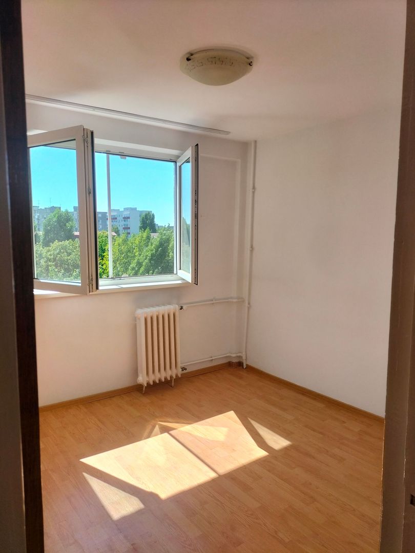 Apartament  Luminos 2 camere. Decomandat. Brancoveanu. - Poză 8