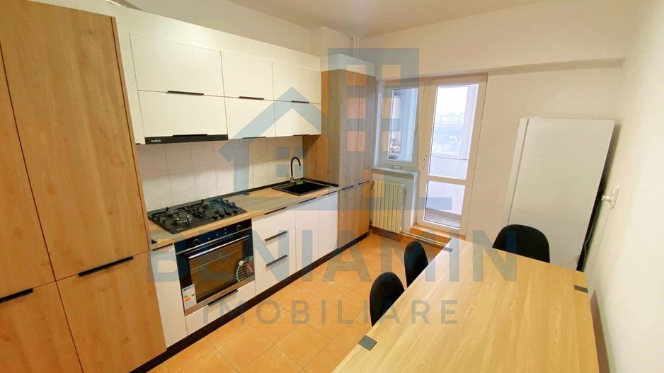 Apartament 3 camere decomandat ultracentral vizavi de Universitate - Poză 2