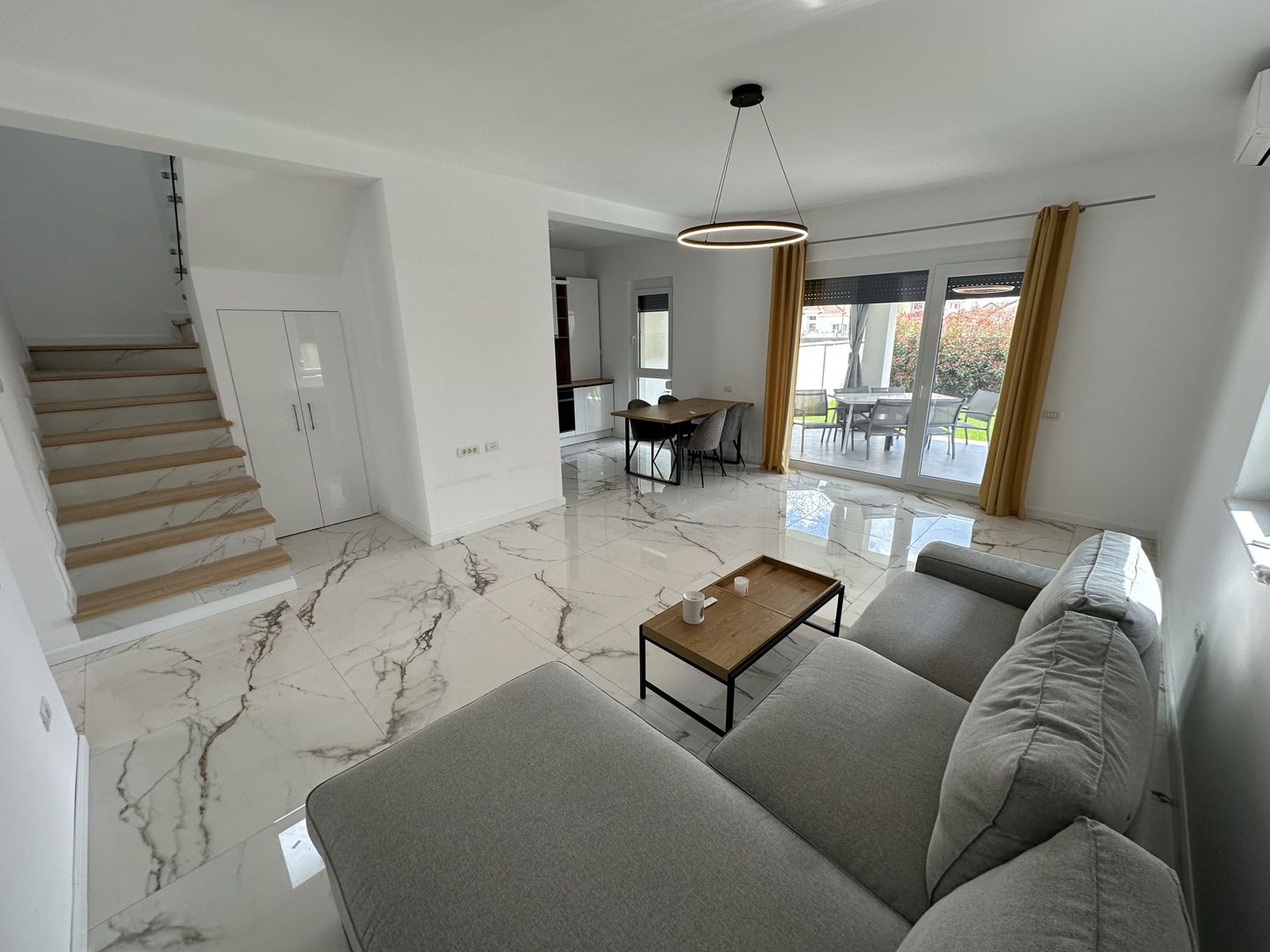 Duplex despărtit  prin garaj zona Ikea - Poză 3