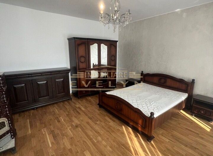 Casa de vanzare in Cristesti la strada principala, renovata complet !! - Poză 9