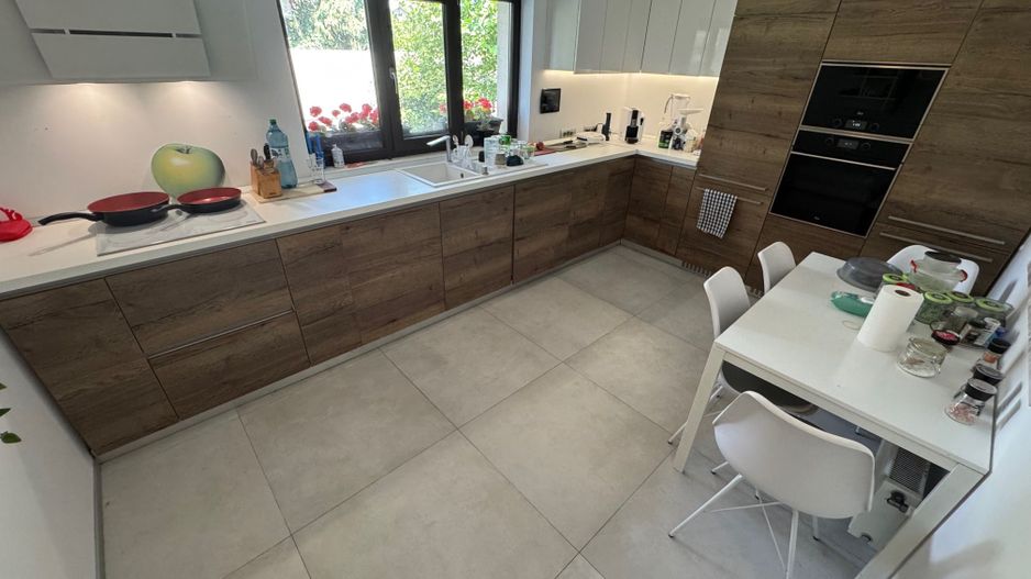 Vila de LUX Tunari, 214m2 utili, 600 curte - Poză 13