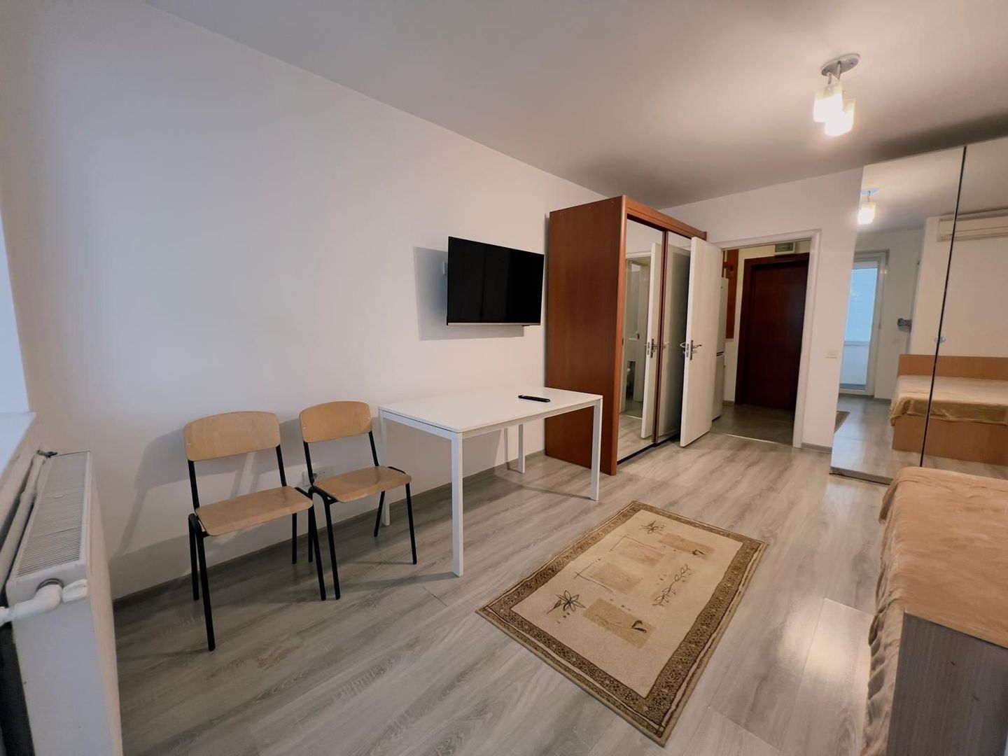 GARSONIERA LUJERULUI, BUCATARIE INCHISA, PET-FRIENDLY, METROU 3 MINUTE - Poză 2