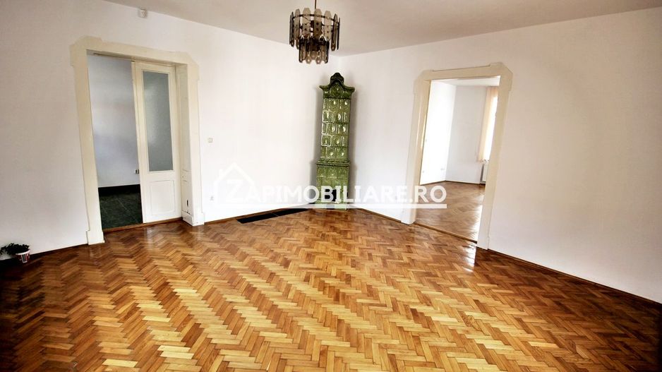 Casa 5 camere,3 băi,180 mp.teren 371 mp.Central - Poză 8