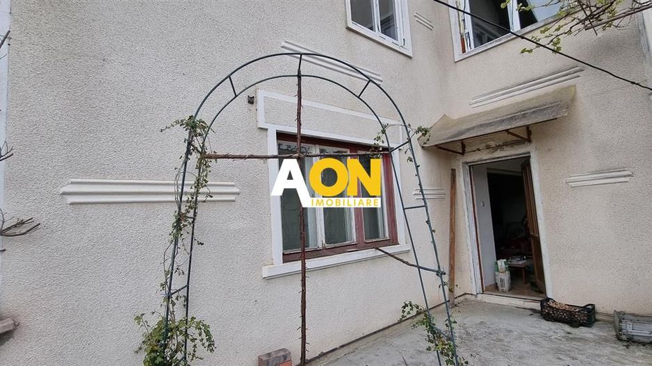 Vila de Vanzare Zona Centru - Poză 1