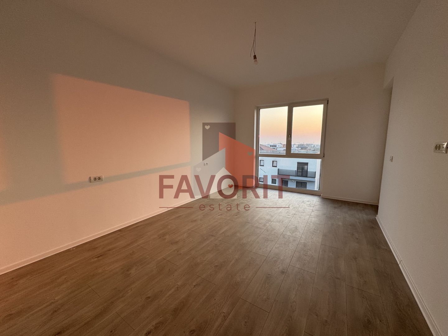 Etaj intermedar.  Decomandat. Cu 2 bai - Poză 6