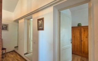 Apartament in casă, într-o zonă exclusivistă, priveliște deosebită. - Poză 23