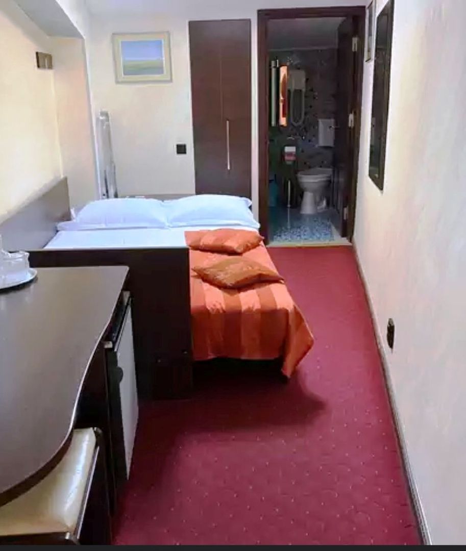 Pensiune cu 18 camere in centrul Brasovului - Poză 21