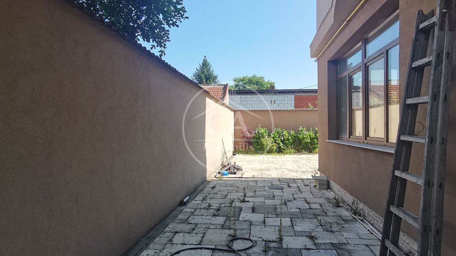 Casa de închiriat cu 7 camere în zona Dimitrie Cantemir, Oradea - Poză 26