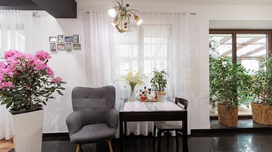 Vânzare, penthouse cu suprafața de 227 mp, str. Romană, Ungheni - Poză 5