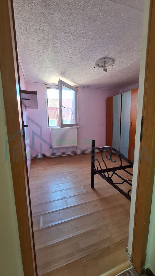 Apartament 2 camere decomandat, 39 mp, mansardă, acoperiș nou, Mircea cel Bătrân, Iași - Poză 2